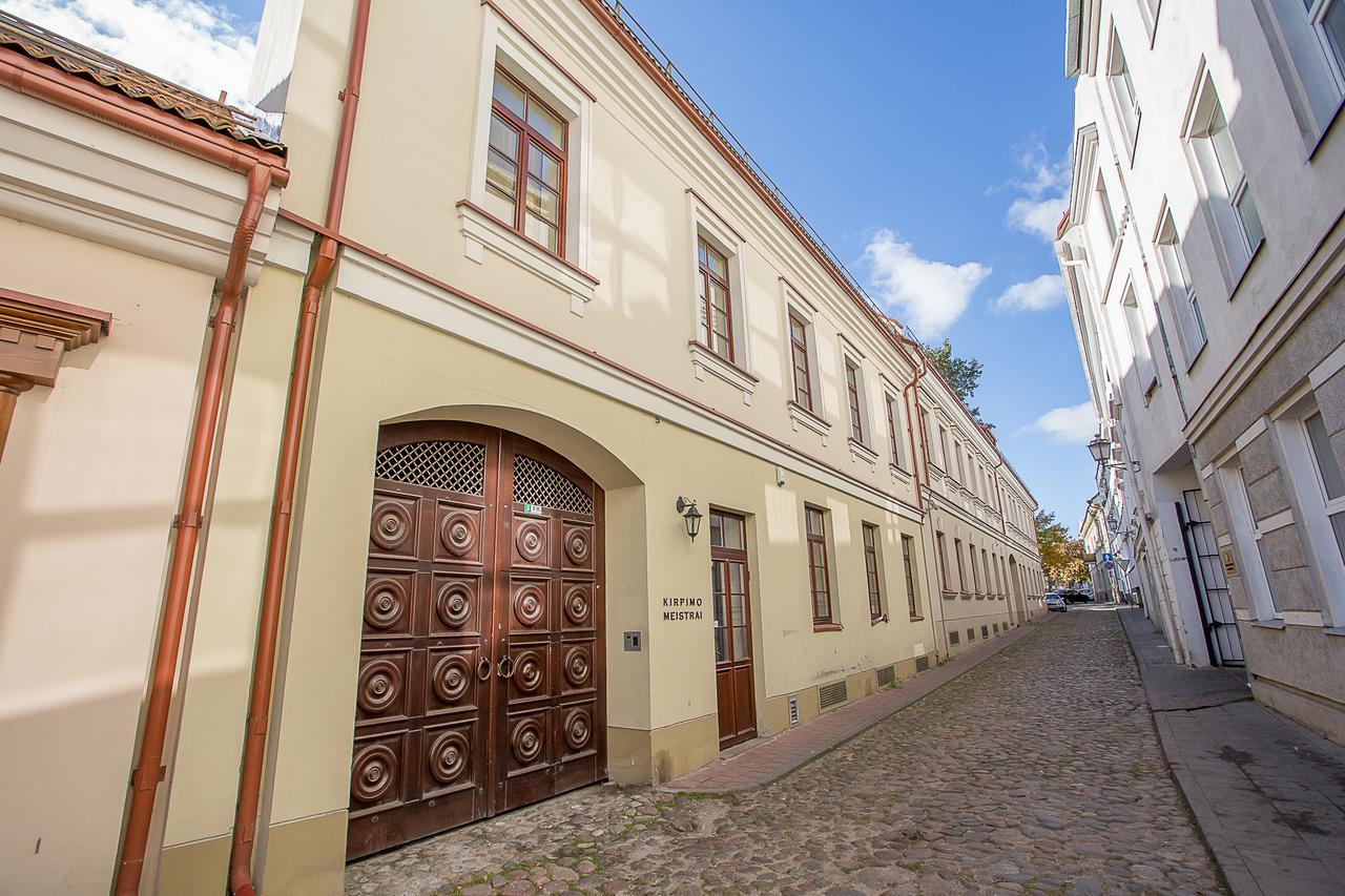 & - Old Town VNO